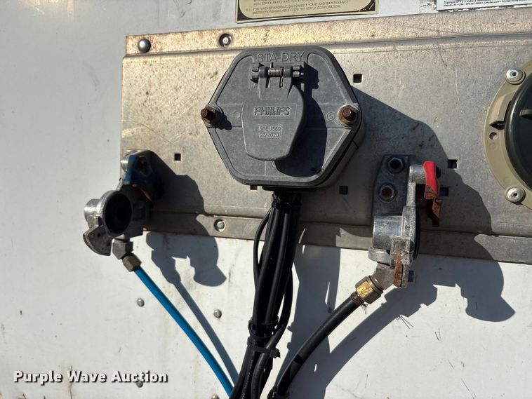 image for item FG1066 2013 Strick dry van trailer