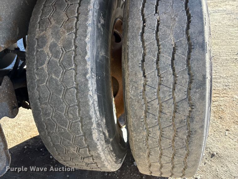 image for item FG1066 2013 Strick dry van trailer