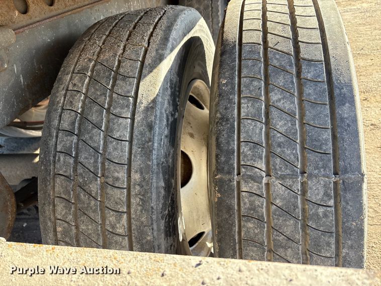 image for item FG1066 2013 Strick dry van trailer