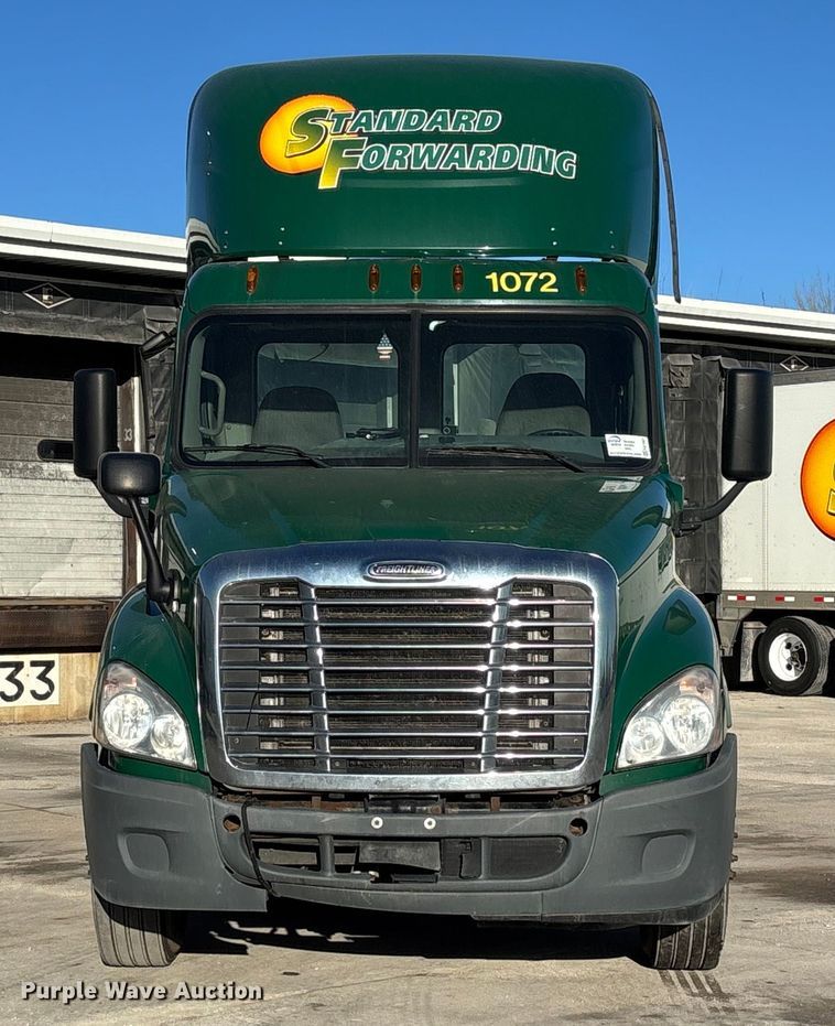 image for item FG1067 2017 Freightliner Cascadia 125 semi truck
