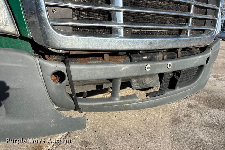 image for item FG1067 2017 Freightliner Cascadia 125 semi truck