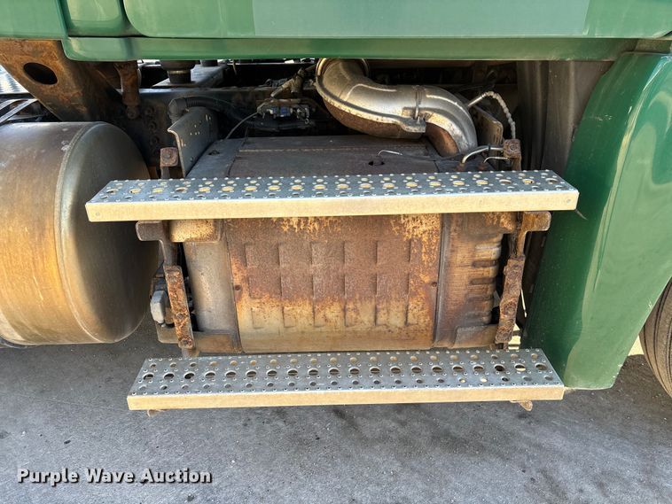 image for item FG1067 2017 Freightliner Cascadia 125 semi truck