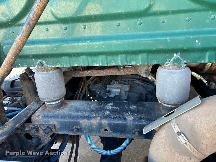 image for item FG1067 2017 Freightliner Cascadia 125 semi truck