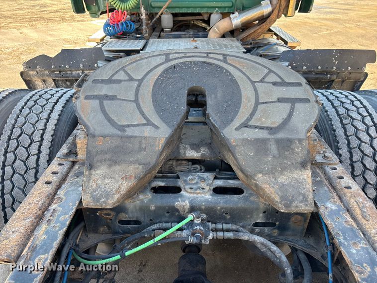 image for item FG1067 2017 Freightliner Cascadia 125 semi truck