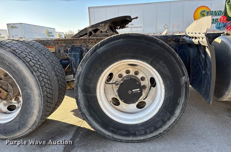 image for item FG1067 2017 Freightliner Cascadia 125 semi truck