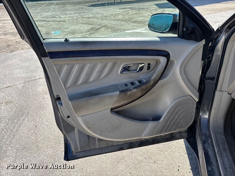 image for item FG1069 2011 Ford Taurus 