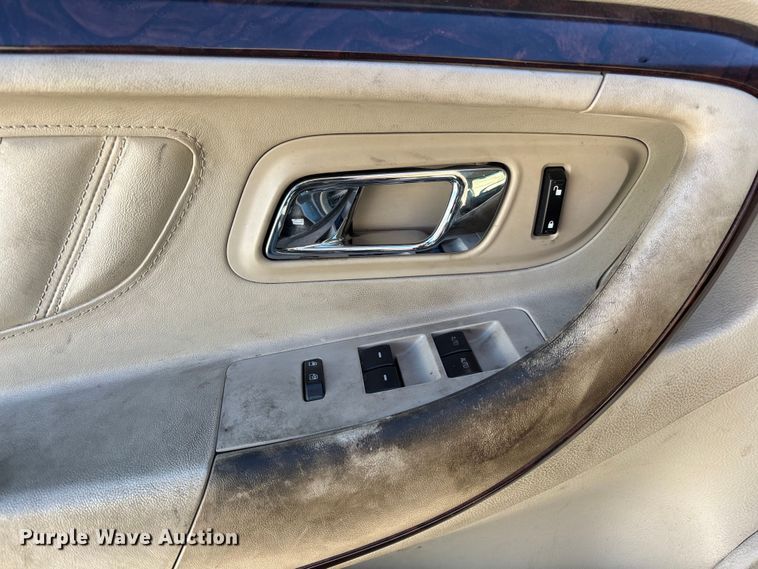 image for item FG1069 2011 Ford Taurus 