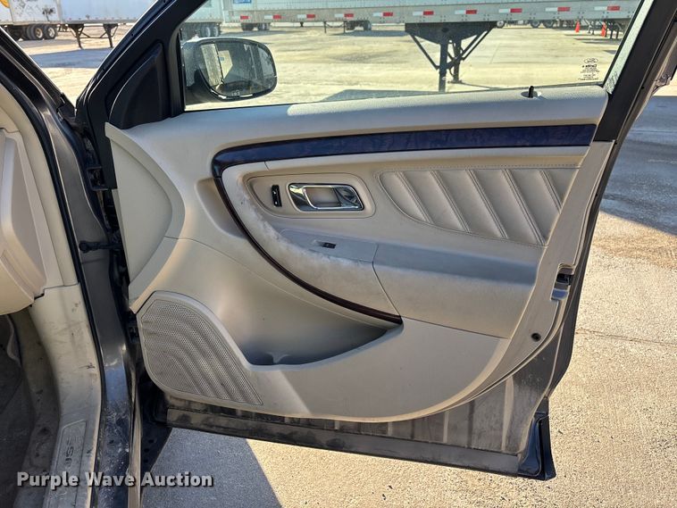 image for item FG1069 2011 Ford Taurus 