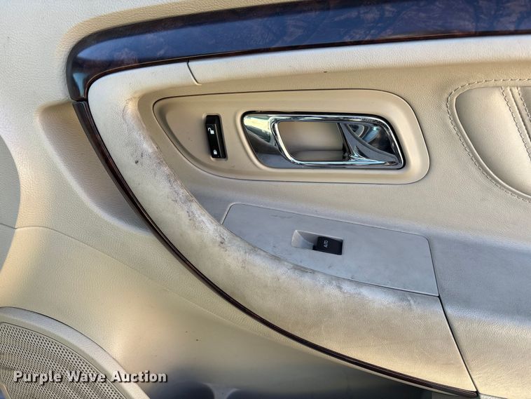 image for item FG1069 2011 Ford Taurus 