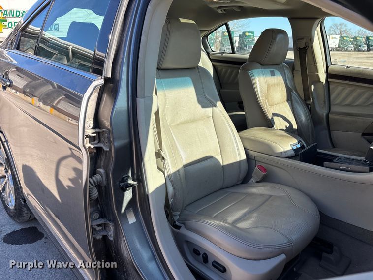 image for item FG1069 2011 Ford Taurus 