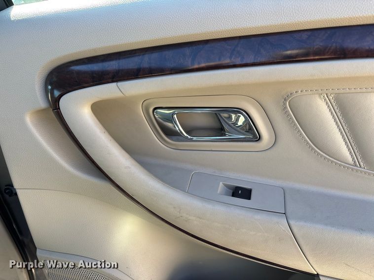 image for item FG1069 2011 Ford Taurus 