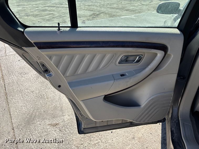 image for item FG1069 2011 Ford Taurus 