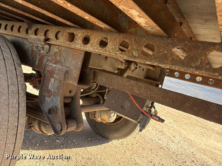 image for item FG1070 2013 Strick dry van trailer