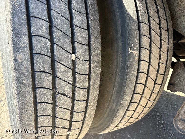 image for item FG1070 2013 Strick dry van trailer