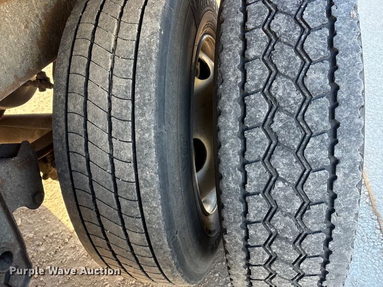 image for item FG1070 2013 Strick dry van trailer