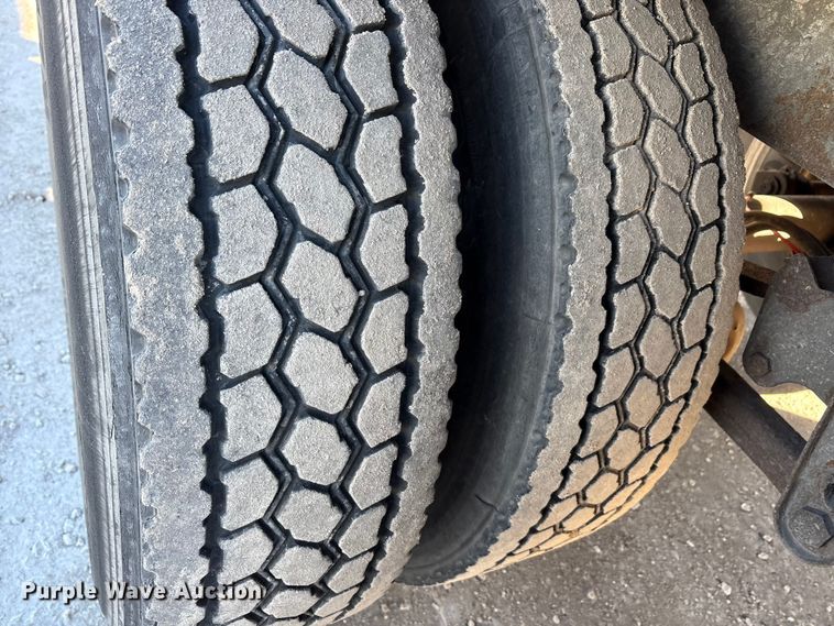 image for item FG1070 2013 Strick dry van trailer