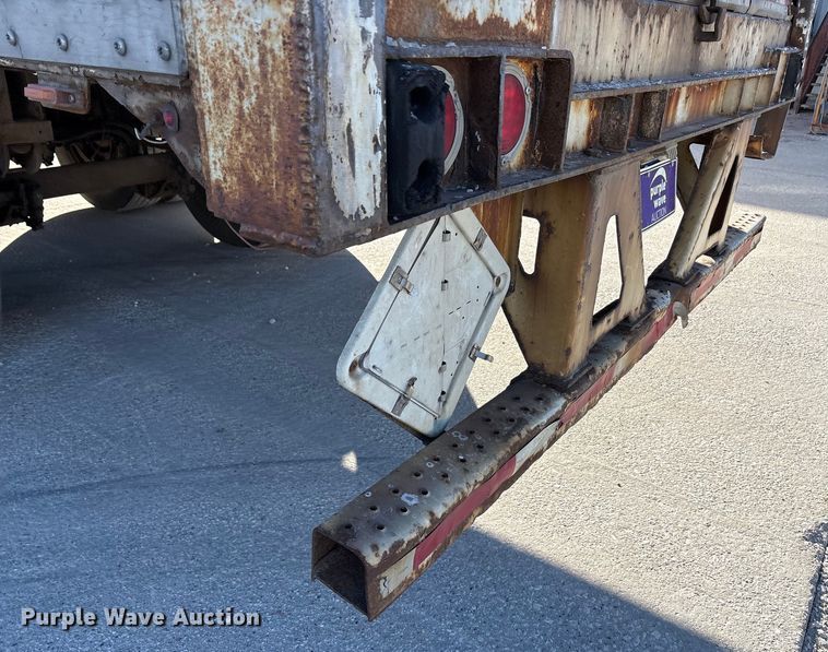 image for item FG1071 2013 Strick dry van trailer