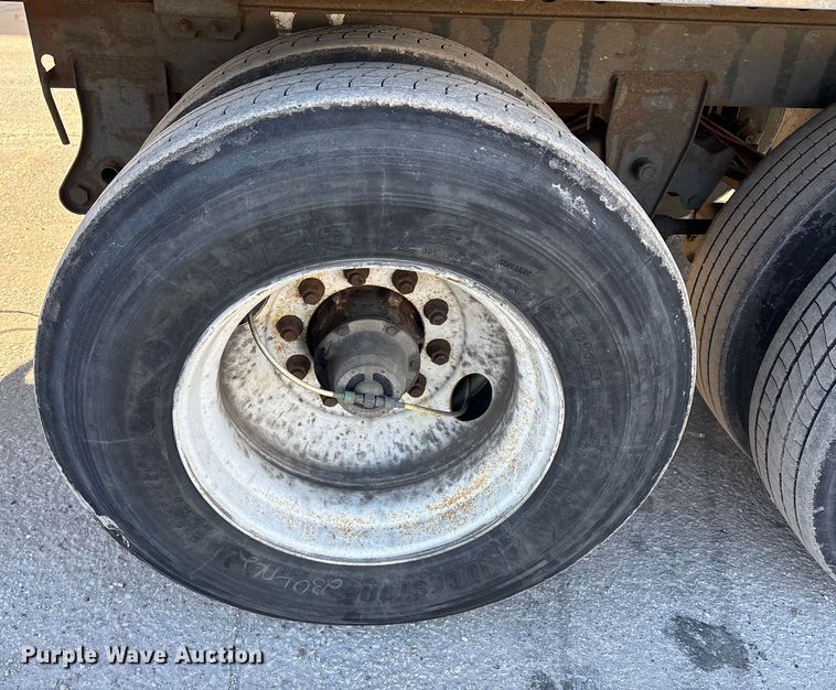 image for item FG1071 2013 Strick dry van trailer