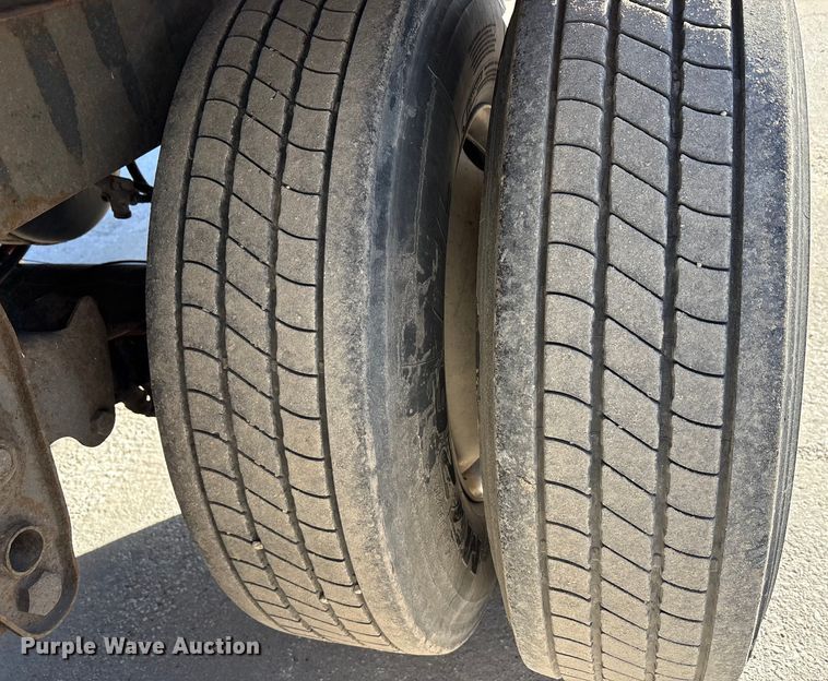 image for item FG1071 2013 Strick dry van trailer