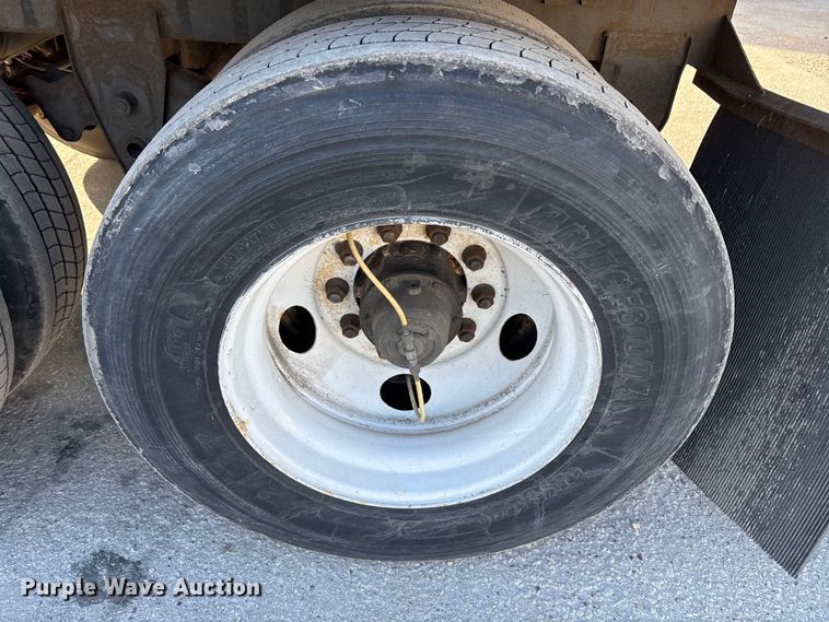 image for item FG1071 2013 Strick dry van trailer