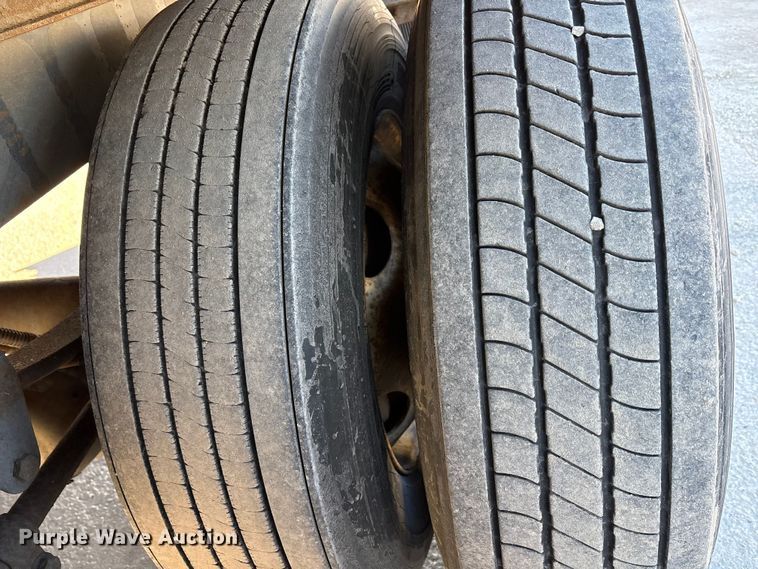 image for item FG1071 2013 Strick dry van trailer