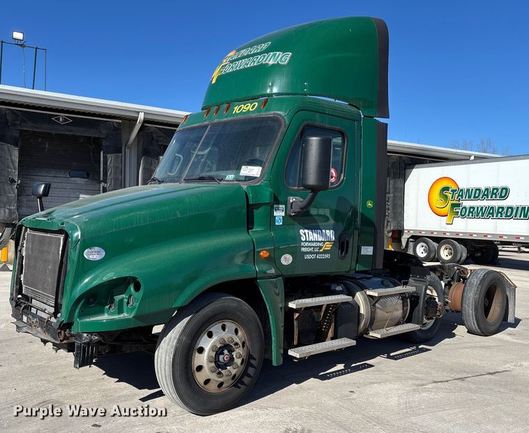 image for item FG1072 2017 Freightliner Cascadia 125 semi truck