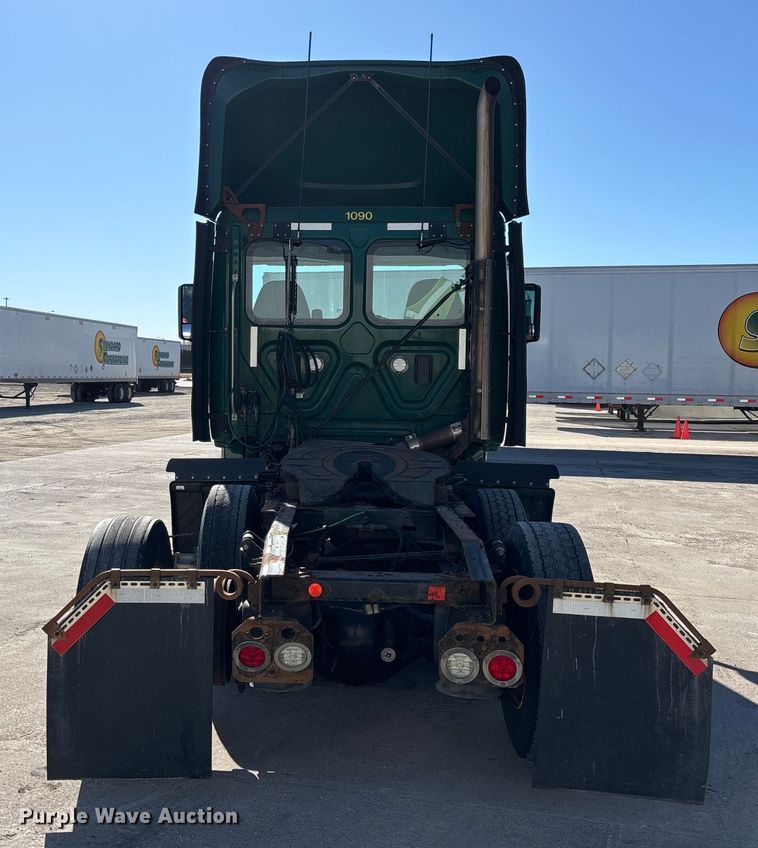 image for item FG1072 2017 Freightliner Cascadia 125 semi truck