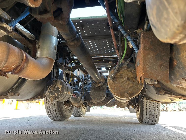 image for item FG1072 2017 Freightliner Cascadia 125 semi truck