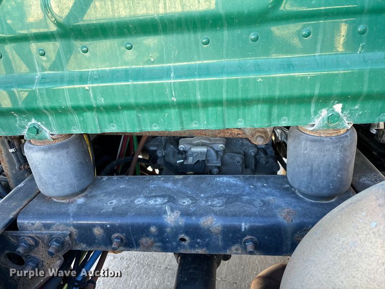 image for item FG1072 2017 Freightliner Cascadia 125 semi truck