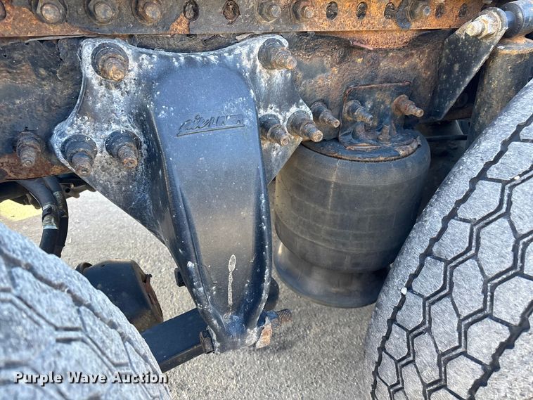 image for item FG1072 2017 Freightliner Cascadia 125 semi truck