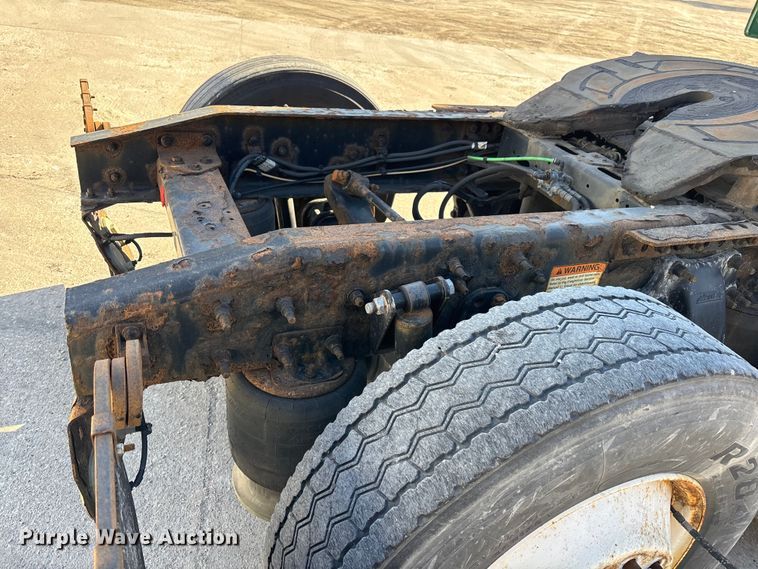 image for item FG1072 2017 Freightliner Cascadia 125 semi truck