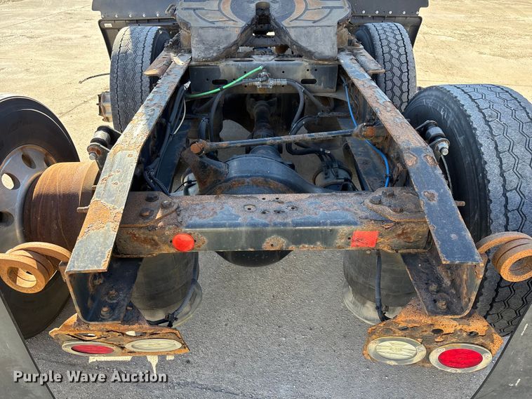 image for item FG1072 2017 Freightliner Cascadia 125 semi truck