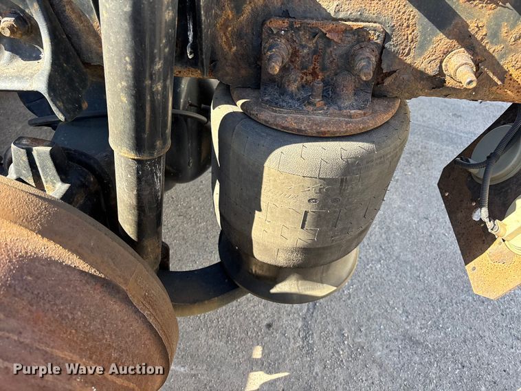 image for item FG1072 2017 Freightliner Cascadia 125 semi truck