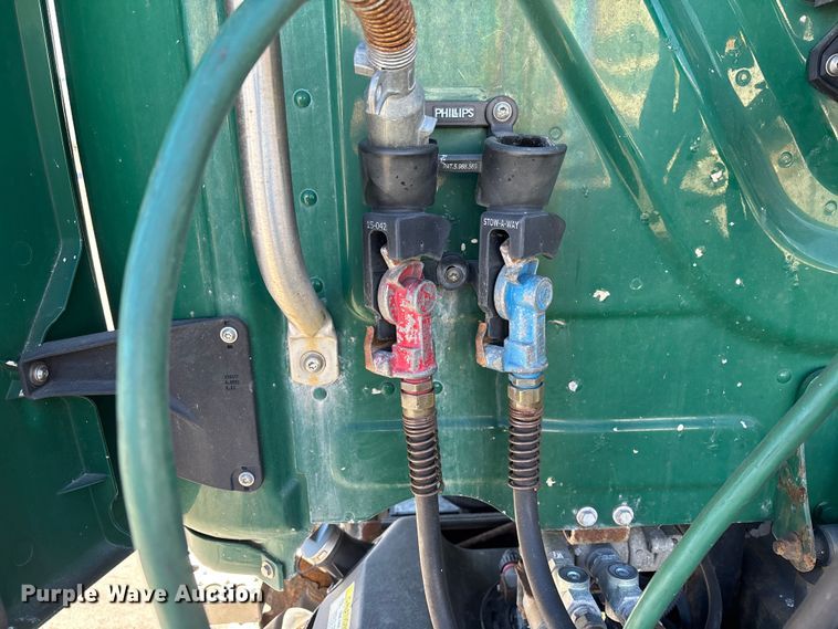 image for item FG1072 2017 Freightliner Cascadia 125 semi truck