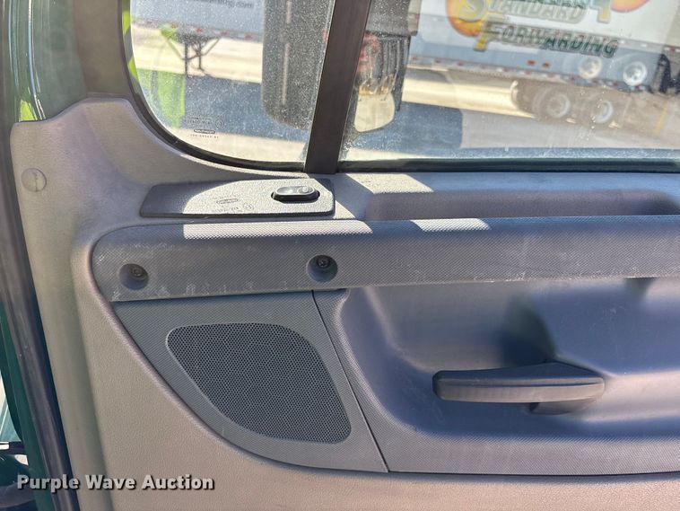 image for item FG1072 2017 Freightliner Cascadia 125 semi truck