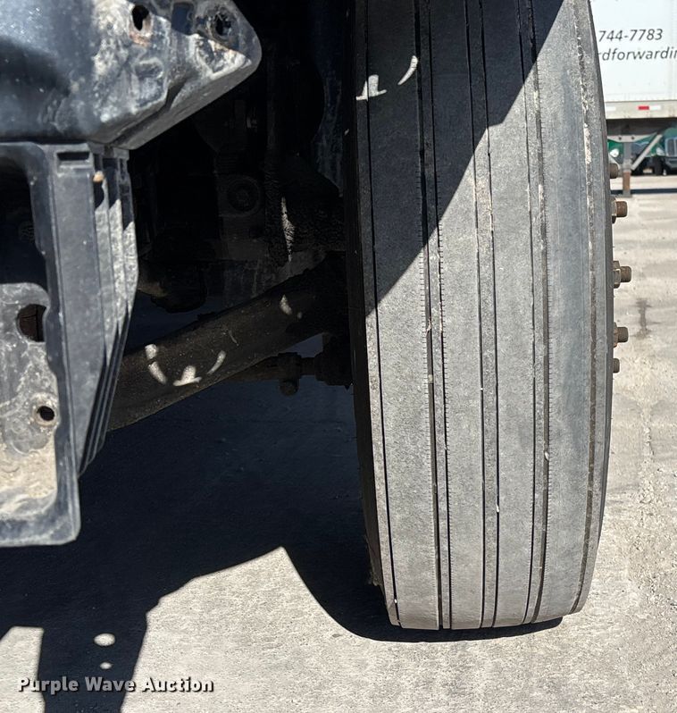 image for item FG1072 2017 Freightliner Cascadia 125 semi truck