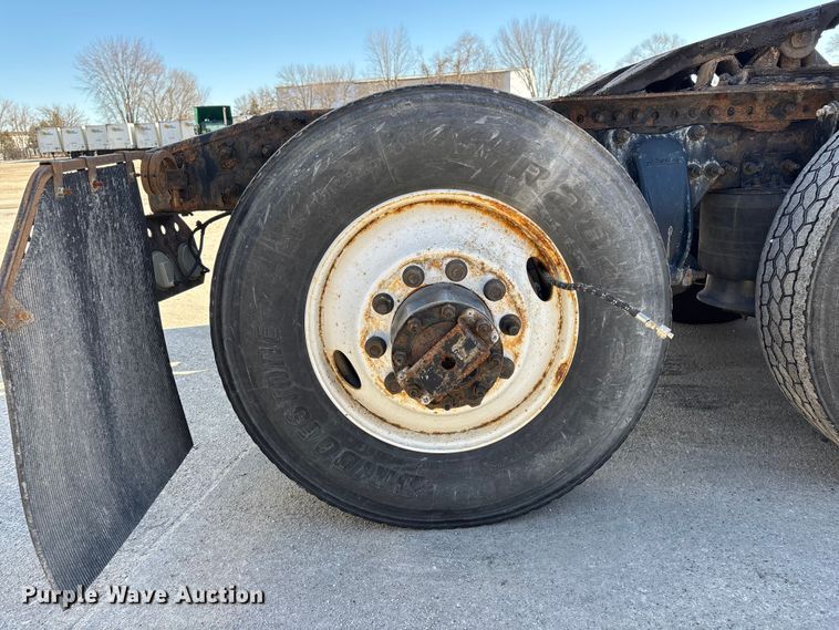 image for item FG1072 2017 Freightliner Cascadia 125 semi truck