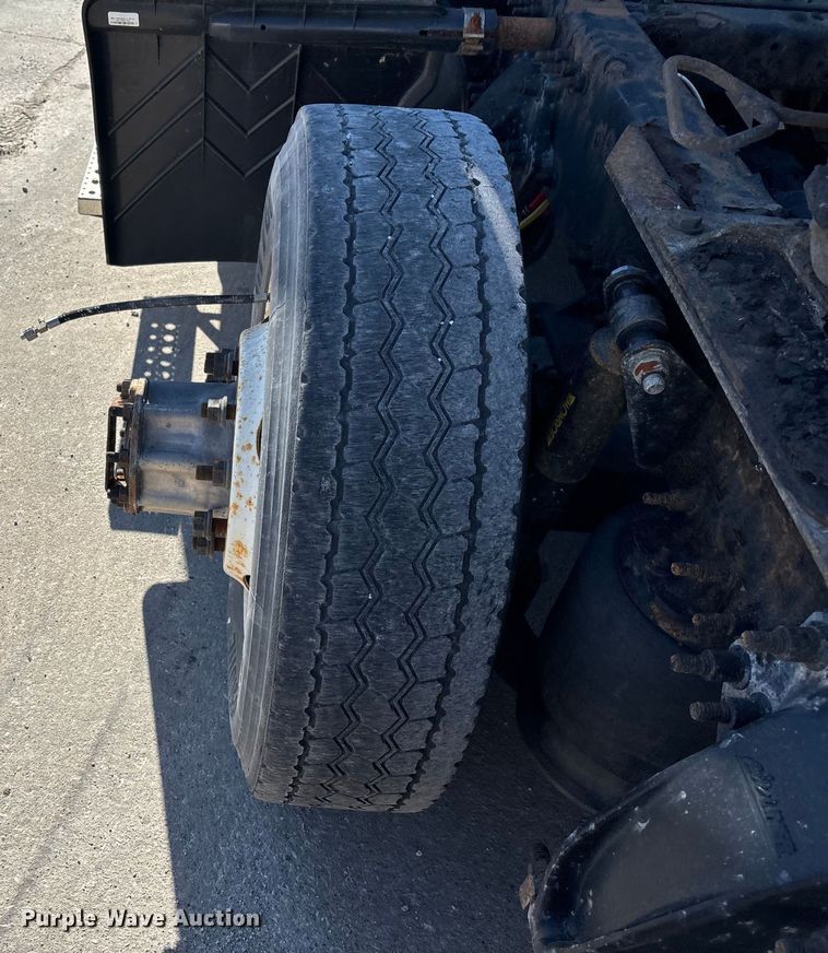 image for item FG1072 2017 Freightliner Cascadia 125 semi truck