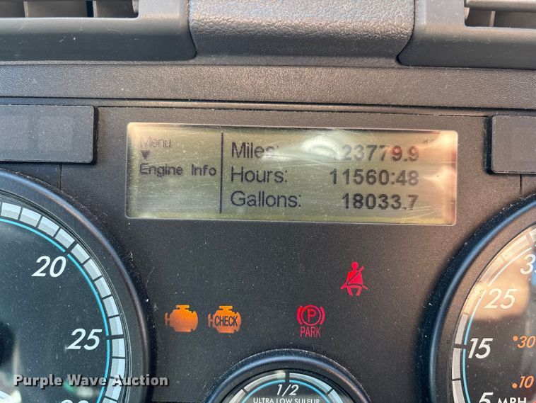 image for item FG1072 2017 Freightliner Cascadia 125 semi truck