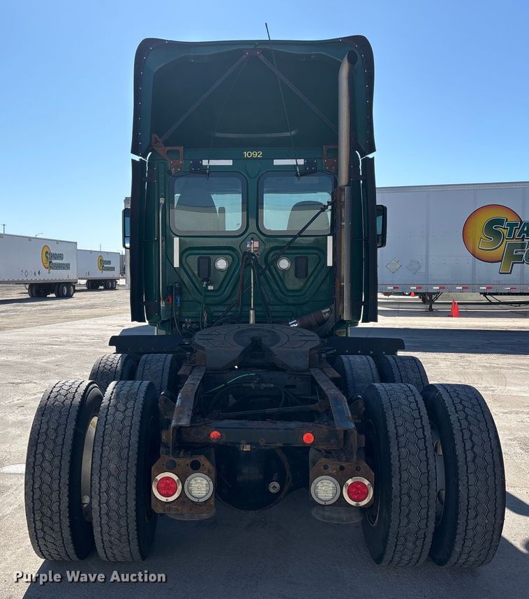 image for item FG1073 2017 Freightliner Cascadia 125 semi truck