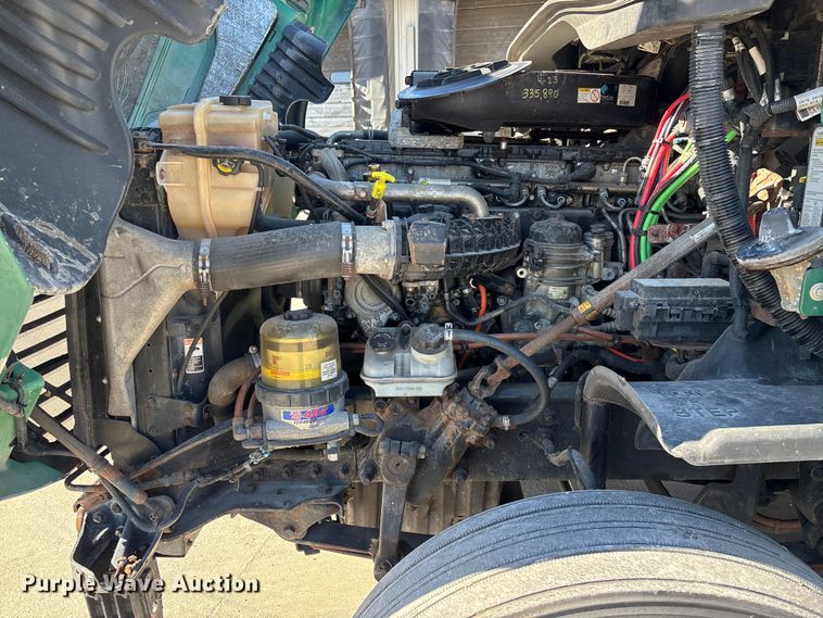 image for item FG1073 2017 Freightliner Cascadia 125 semi truck