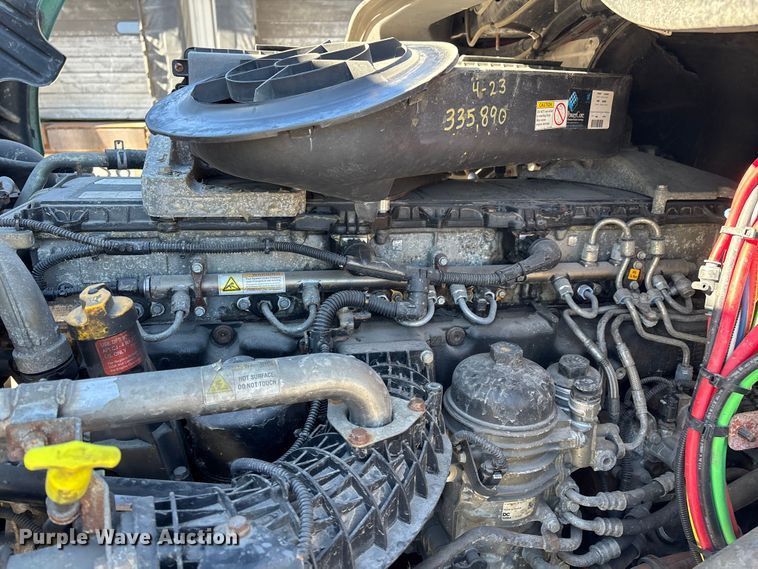 image for item FG1073 2017 Freightliner Cascadia 125 semi truck