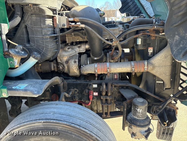 image for item FG1073 2017 Freightliner Cascadia 125 semi truck