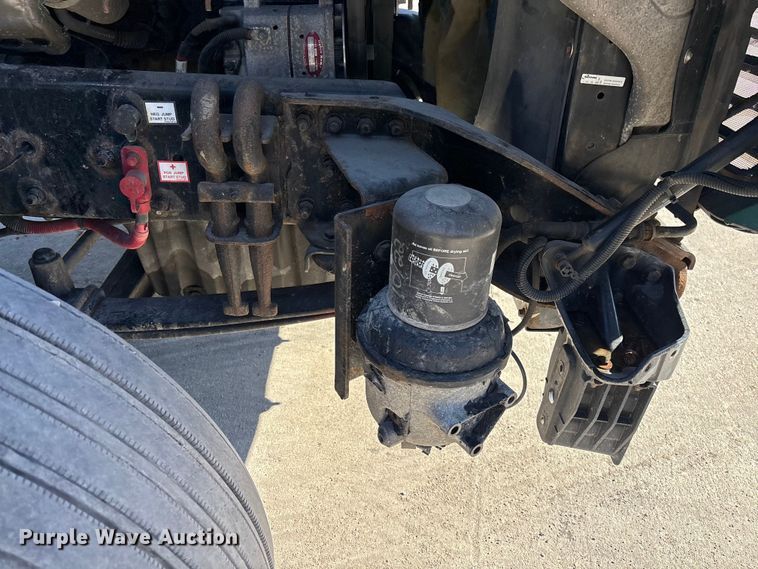 image for item FG1073 2017 Freightliner Cascadia 125 semi truck