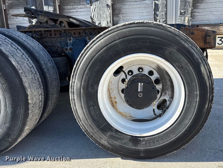 image for item FG1073 2017 Freightliner Cascadia 125 semi truck