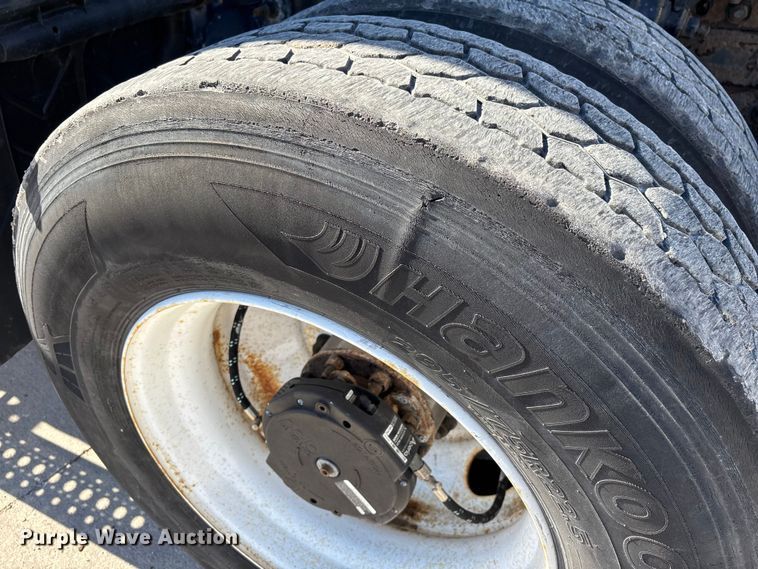 image for item FG1073 2017 Freightliner Cascadia 125 semi truck