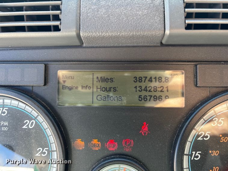 image for item FG1073 2017 Freightliner Cascadia 125 semi truck