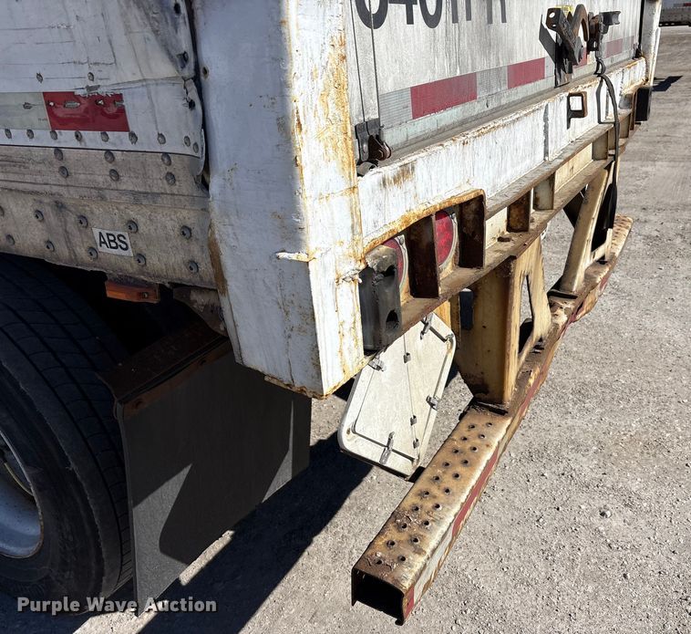 image for item FG1074 2013 Strick dry van trailer