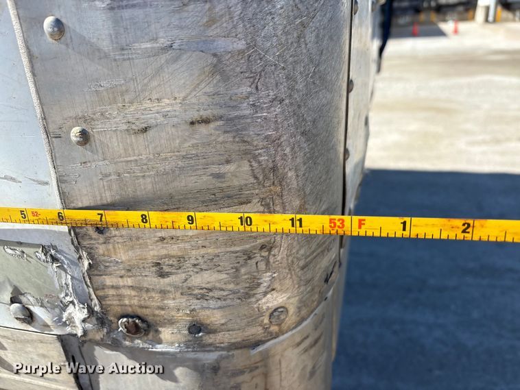 image for item FG1074 2013 Strick dry van trailer