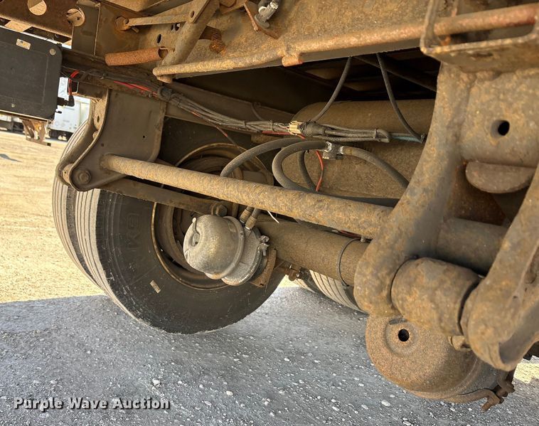 image for item FG1074 2013 Strick dry van trailer